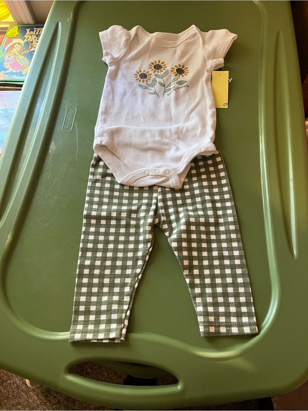 Sunflower Print White Bodysuit with Green Gingham Leggings - Baby Matching Set
